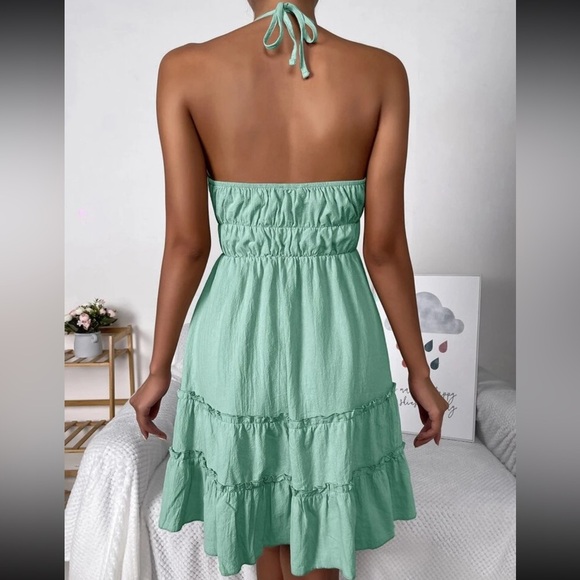 NWOT SHEIN Light Green Ruched Tiered Halter Sleeveless Sundress Size Small - Picture 2 of 8